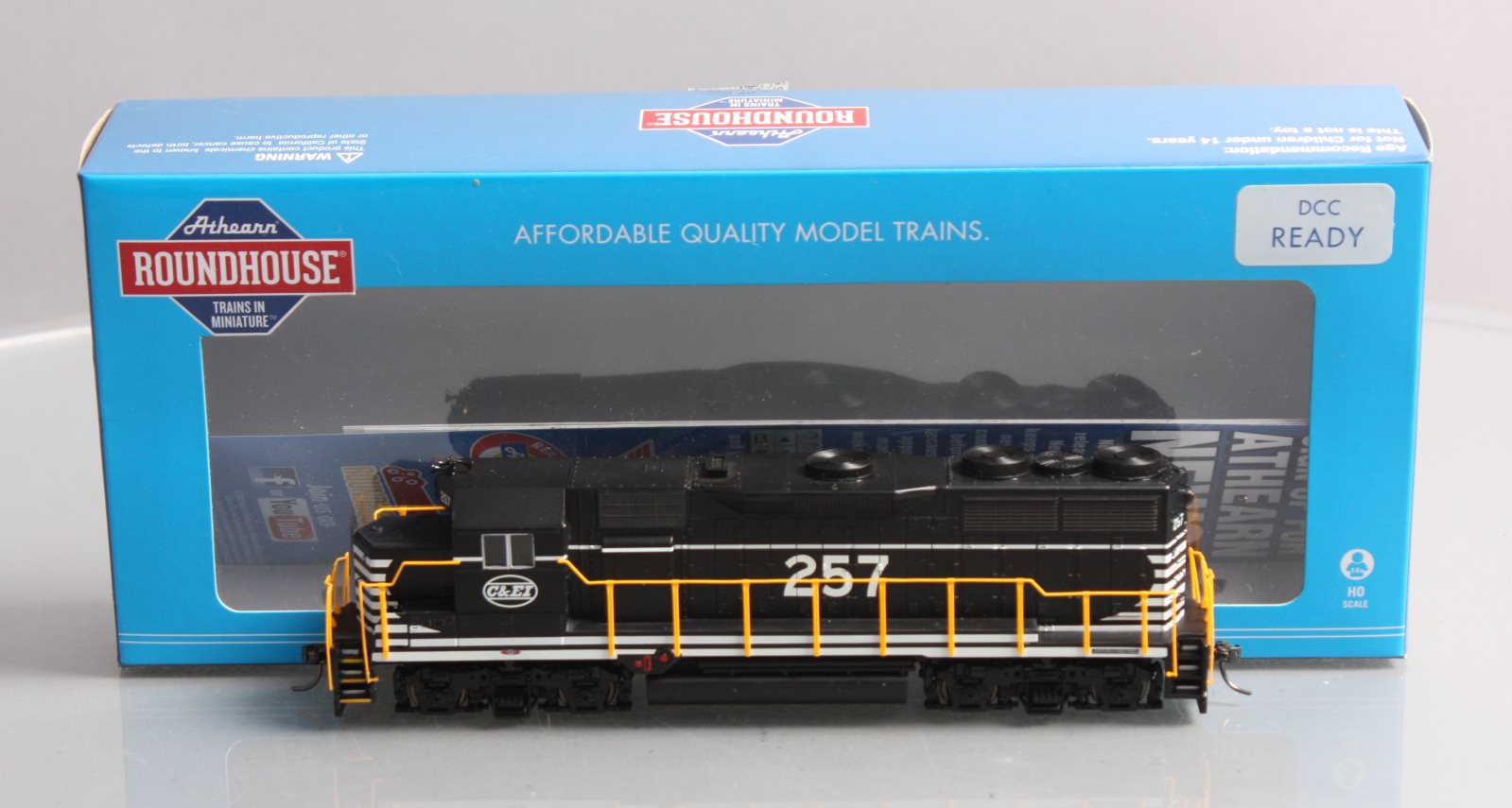 Roundhouse 12241 HO Chicago & Eastern Illinois GP35 Diesel Locomotive #257
