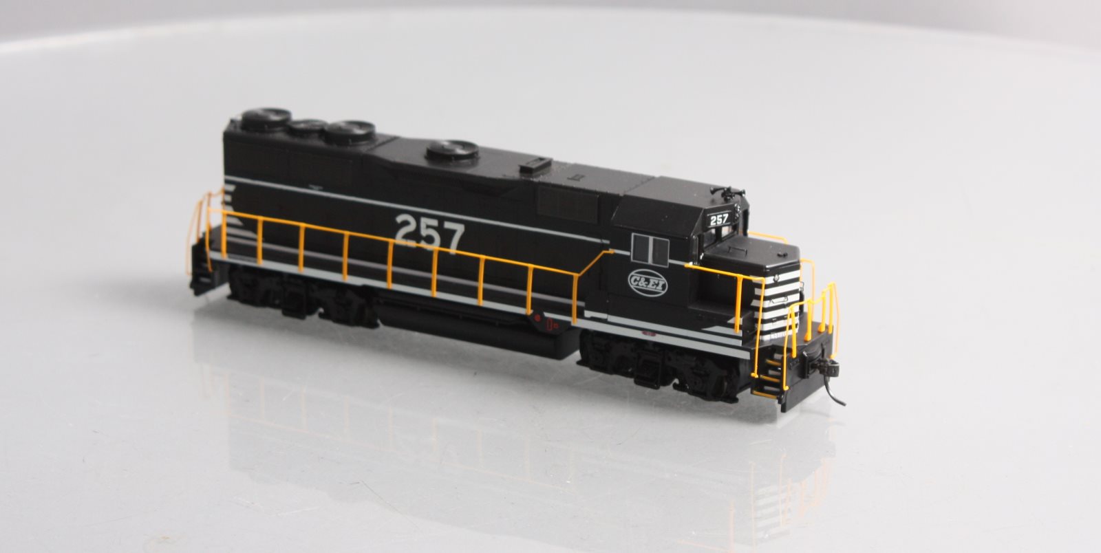 Roundhouse 12241 HO Chicago & Eastern Illinois GP35 Diesel Locomotive #257