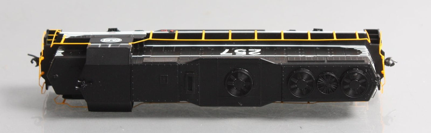 Roundhouse 12241 HO Chicago & Eastern Illinois GP35 Diesel Locomotive #257