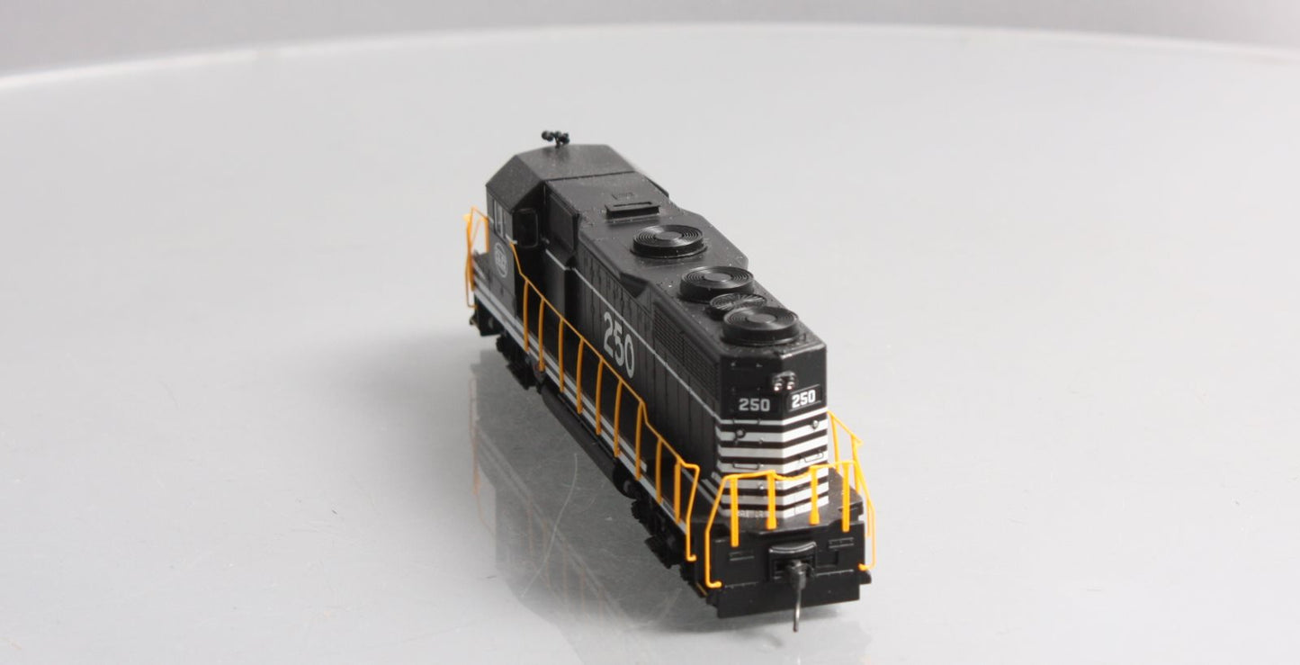Roundhouse 12240 HO Chicago & Eastern Illinois GP35 Diesel Locomotive #250