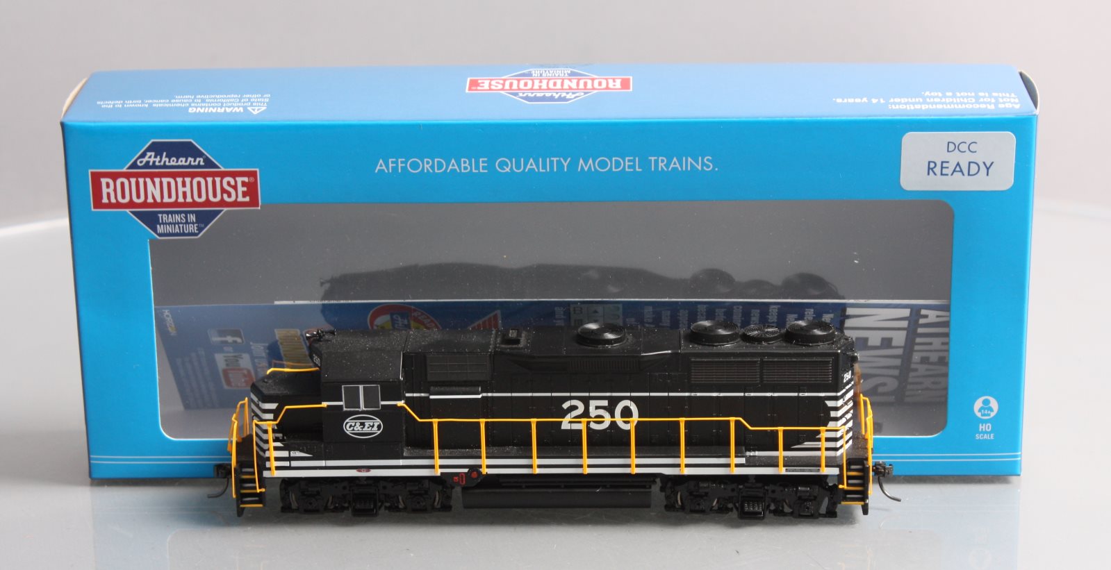 Roundhouse 12240 HO Chicago & Eastern Illinois GP35 Diesel Locomotive #250