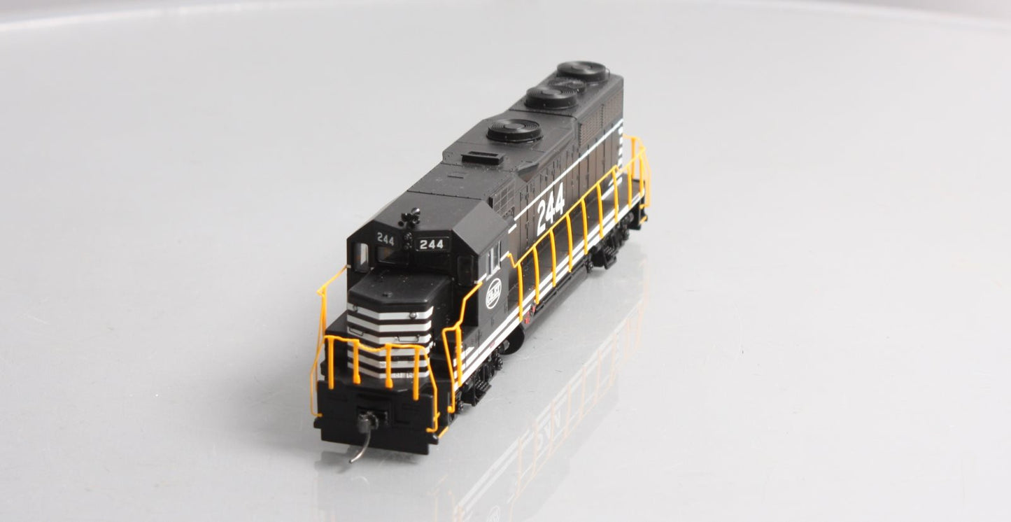 Roundhouse 12239 HO Chicago & Eastern Illinois GP35 Diesel Locomotive #244