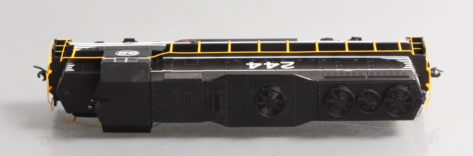 Roundhouse 12239 HO Chicago & Eastern Illinois GP35 Diesel Locomotive #244