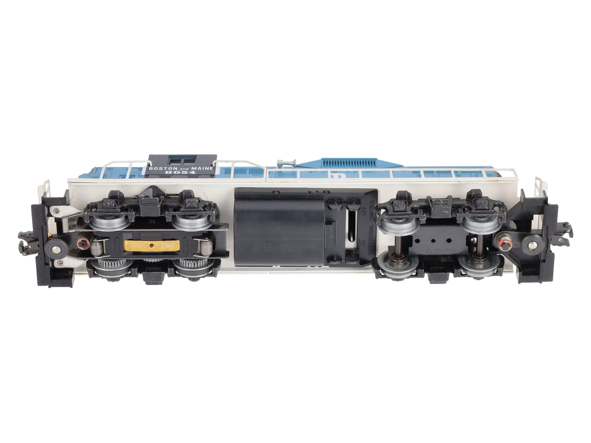 Lionel 6-8654 O Gauge Boston & Maine GP-9 Powered Diesel Locomotive #8654 NIB