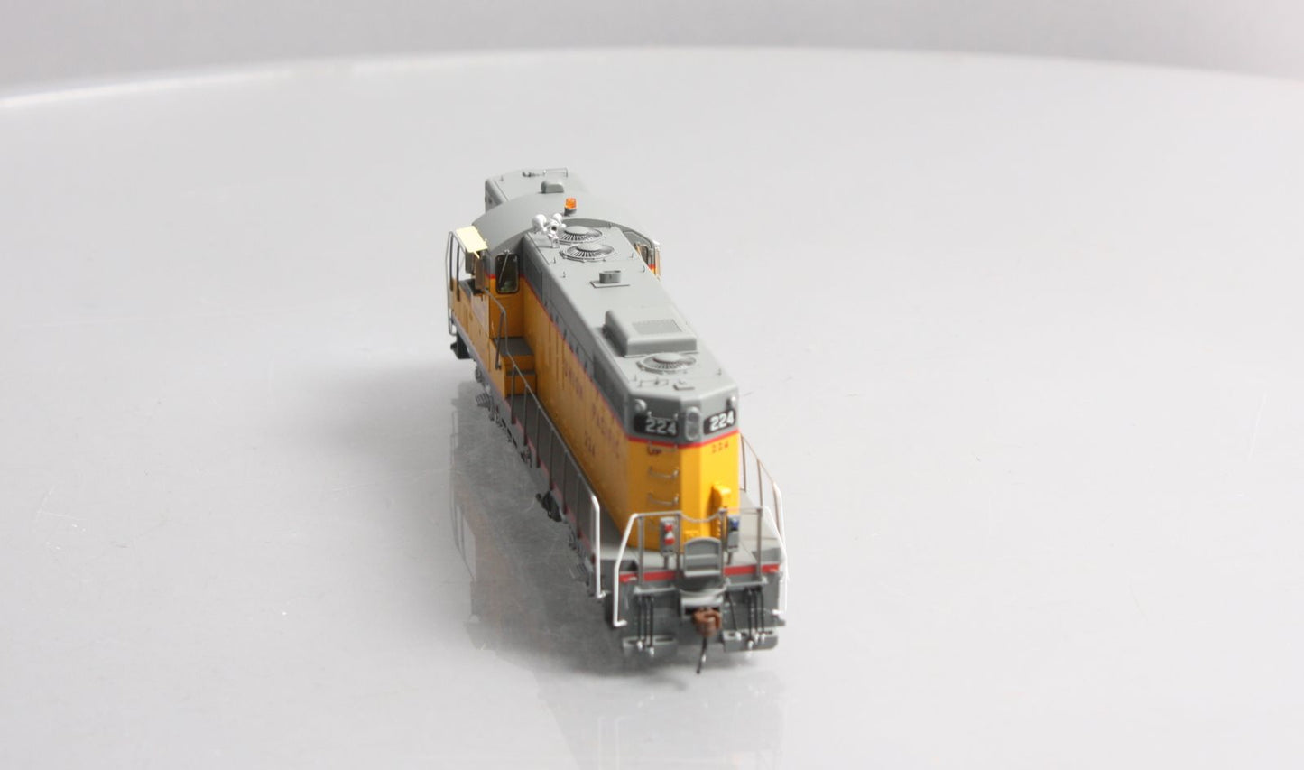 Athearn G64246 HO Union Pacific GP9 Diesel Locomotive with DCC & Sound #224