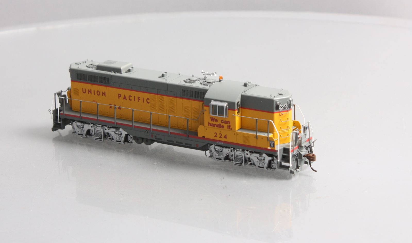 Athearn G64246 HO Union Pacific GP9 Diesel Locomotive with DCC & Sound #224