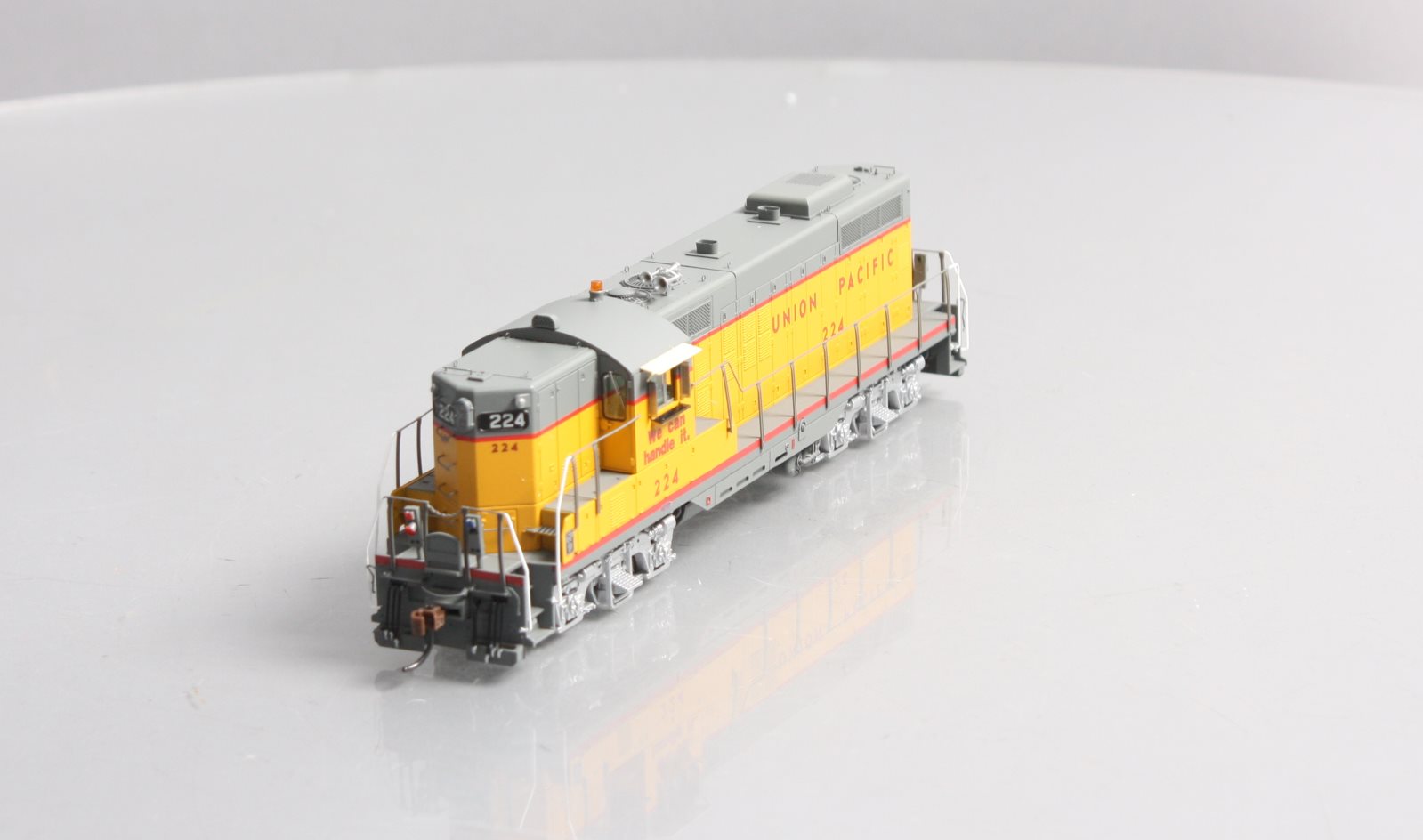 Athearn G64246 HO Union Pacific GP9 Diesel Locomotive with DCC & Sound #224