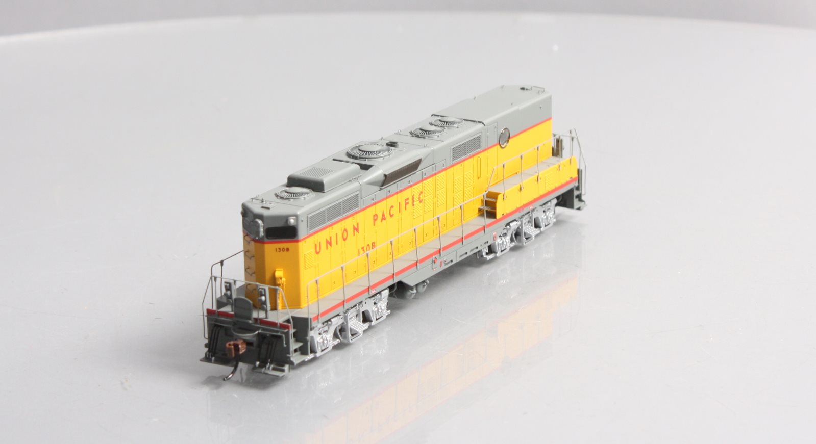 Athearn G78204 HO Union Pacific GP9B Diesel Locomotive #130B w/ DCC and Sound