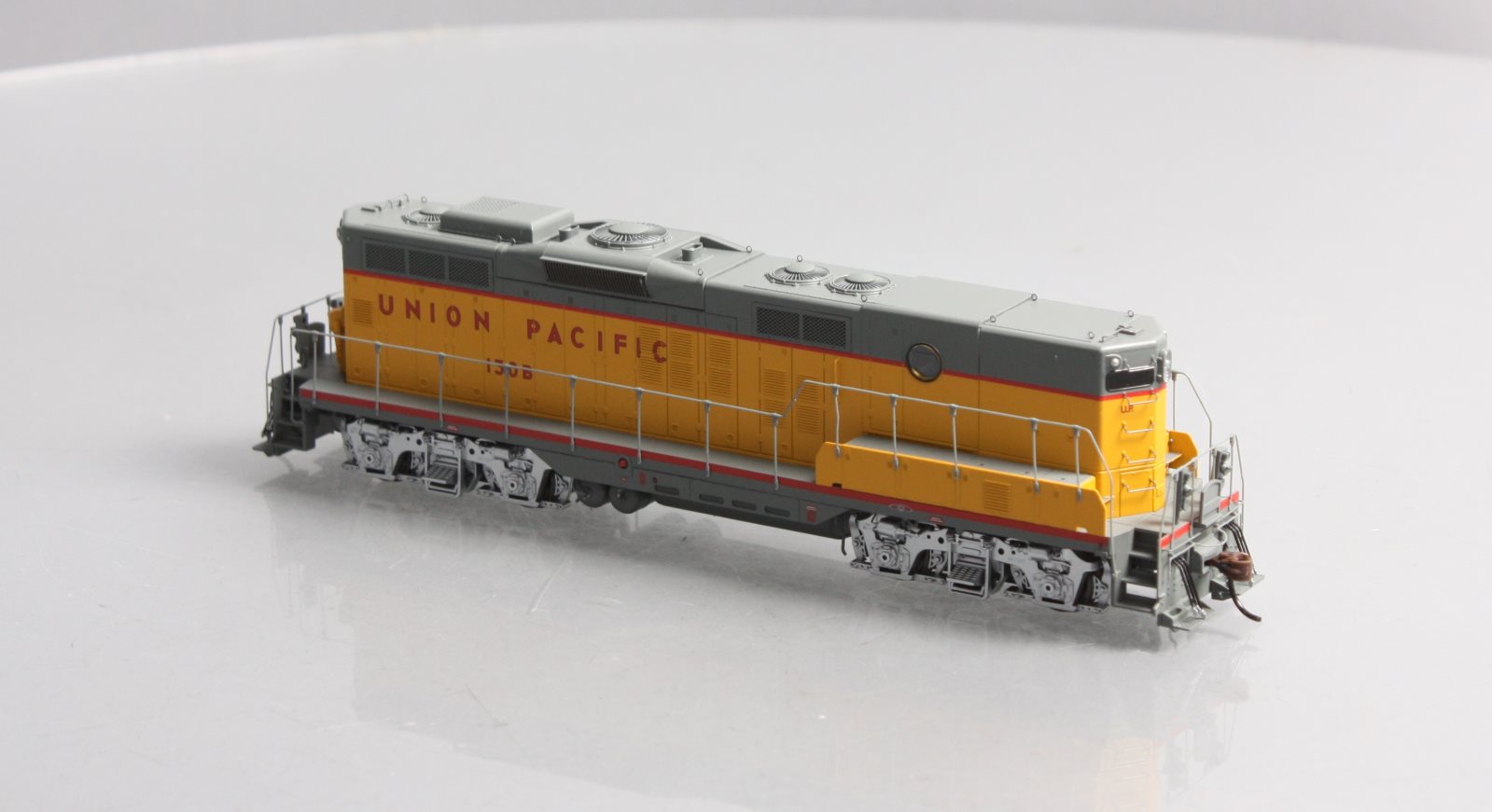 Athearn G78204 HO Union Pacific GP9B Diesel Locomotive #130B w/ DCC and Sound