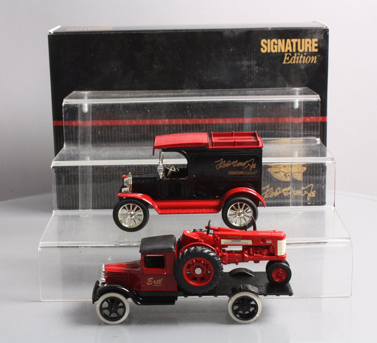 Ertl 1947 Signed Signature Edition 1913 Ford T Van & 1931 Hawkeye Tractor LN/Box