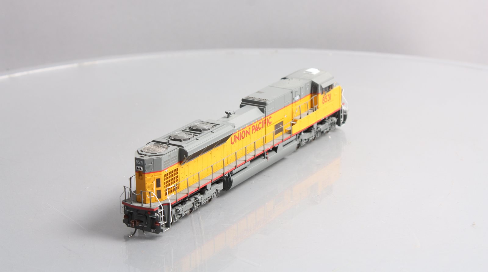Athearn G27327 HO Union Pacific G2 SD90MAC-H Diesel Loco DCC/Sound #8531