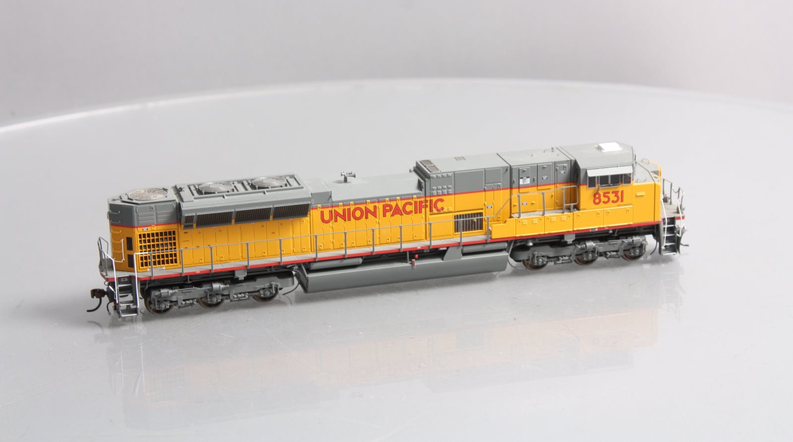 Athearn G27327 HO Union Pacific G2 SD90MAC-H Diesel Loco DCC/Sound #8531