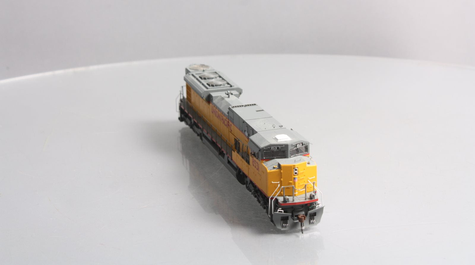Athearn G27327 HO Union Pacific G2 SD90MAC-H Diesel Loco DCC/Sound #8531