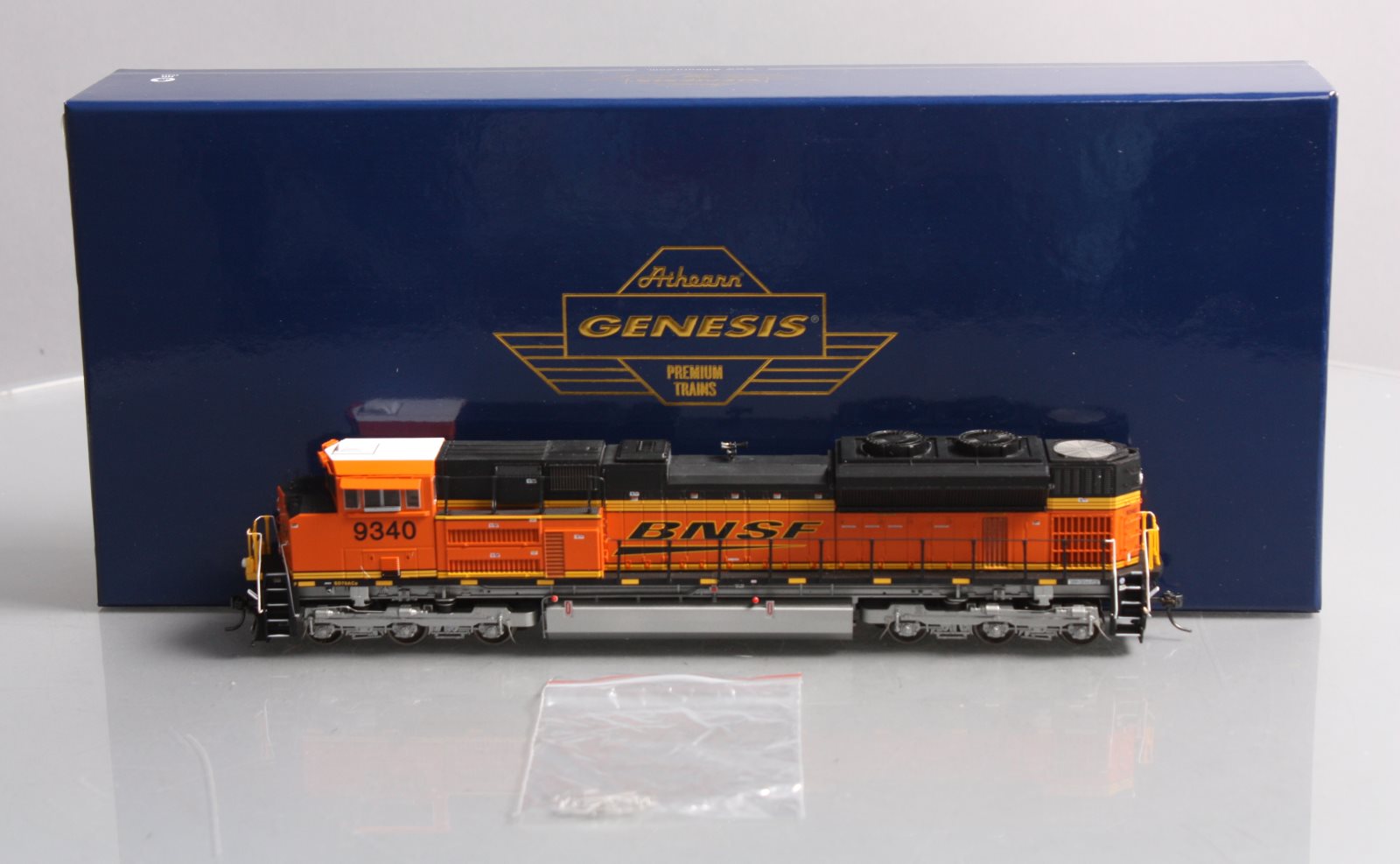 Athearn G68863 HO BNSF SD70ACe Diesel Locomotive with DCC & Sound #9340