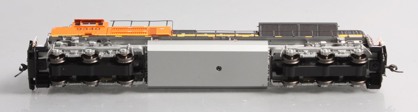 Athearn G68863 HO BNSF SD70ACe Diesel Locomotive with DCC & Sound #9340