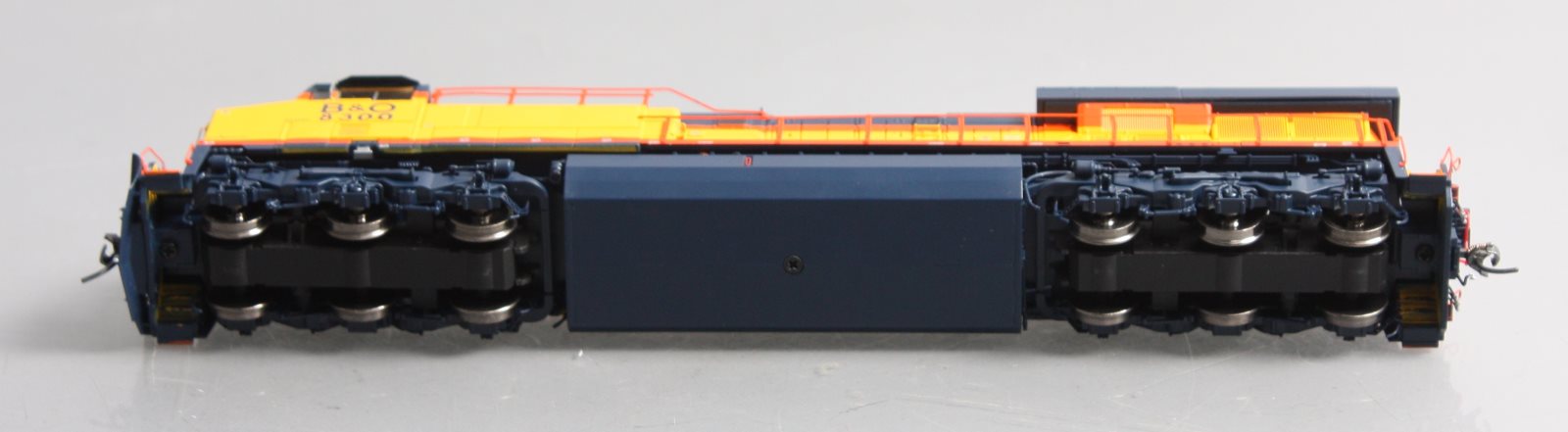 Athearn G83160 HO B&O ES44AC Diesel Locomotive w/DCC & Sound #8300