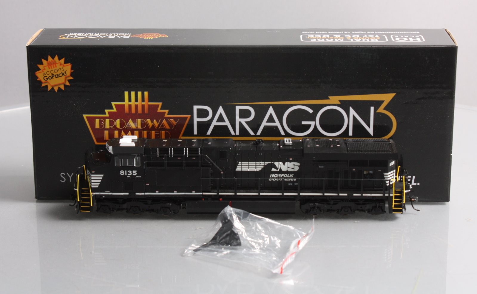 Broadway Limited 5873 HO Norfolk Southern GE ES44AC Diesel Loco Sound/DCC #8135