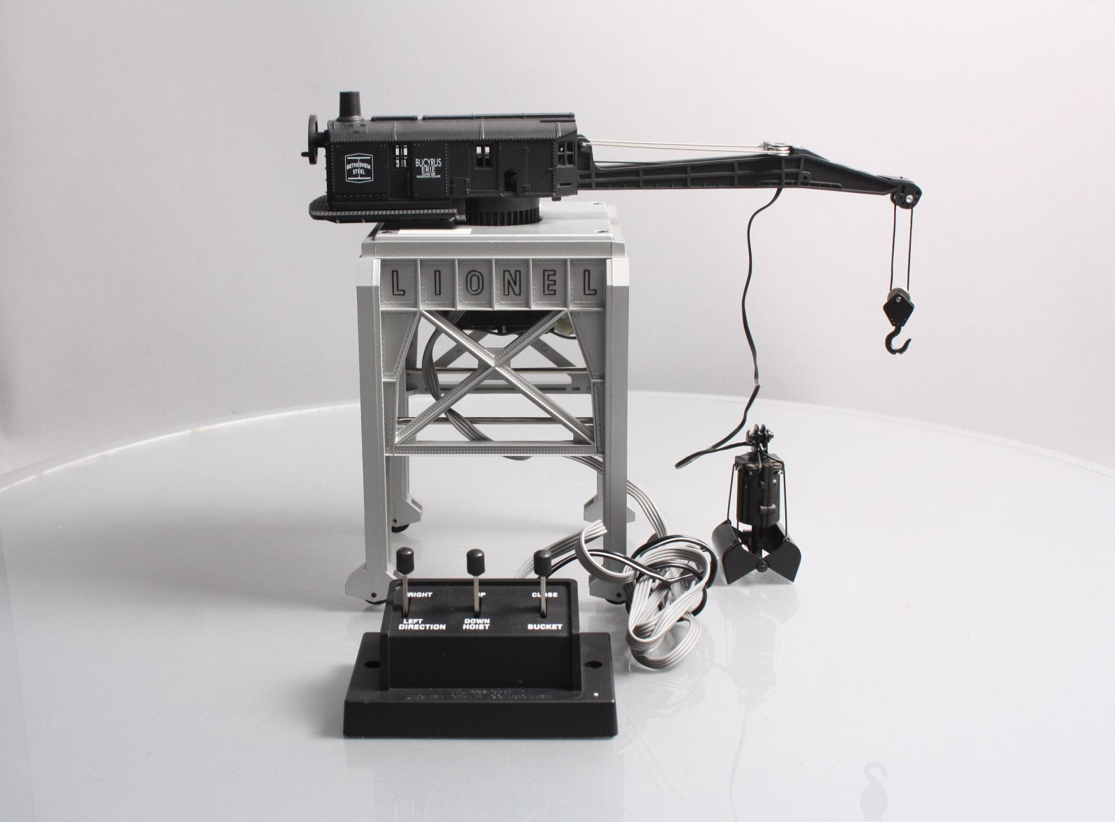 Lionel 6-24134 O Bethlehem Steel Operating Gantry Crane with Clamshell Bucket NIB
