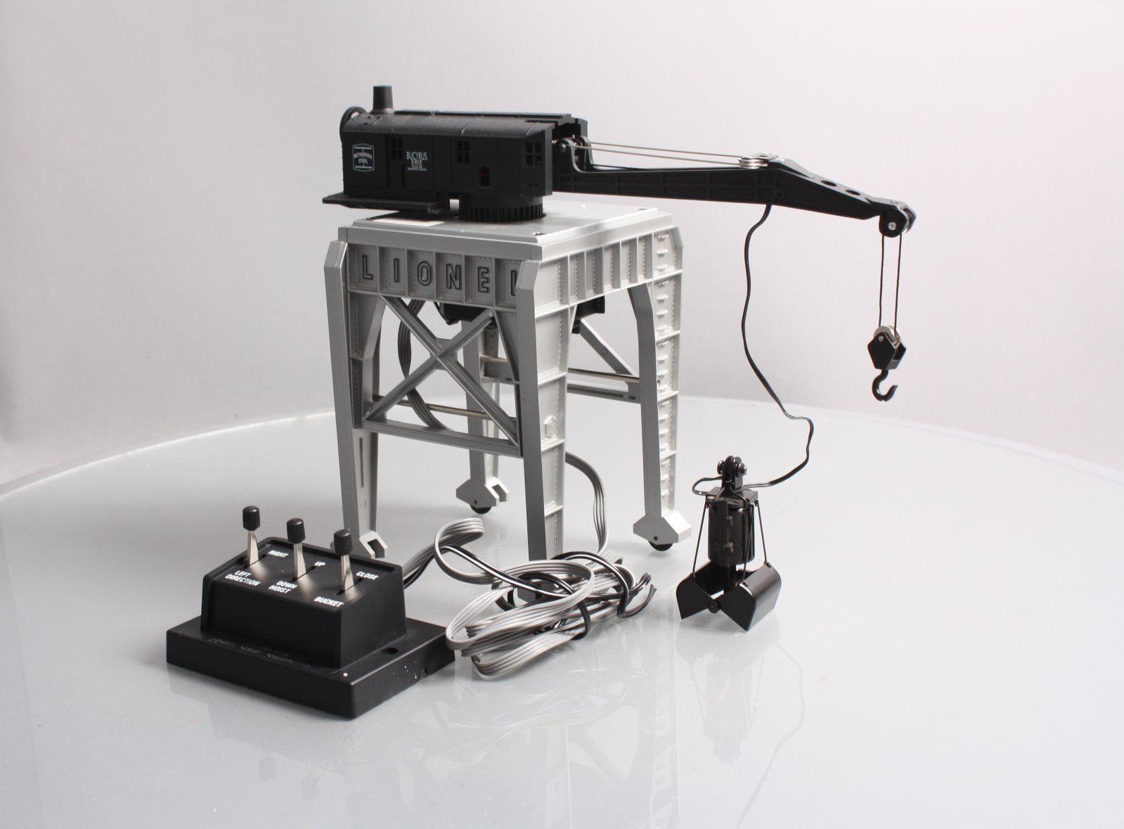 Lionel 6-24134 O Bethlehem Steel Operating Gantry Crane with Clamshell Bucket LN/Box