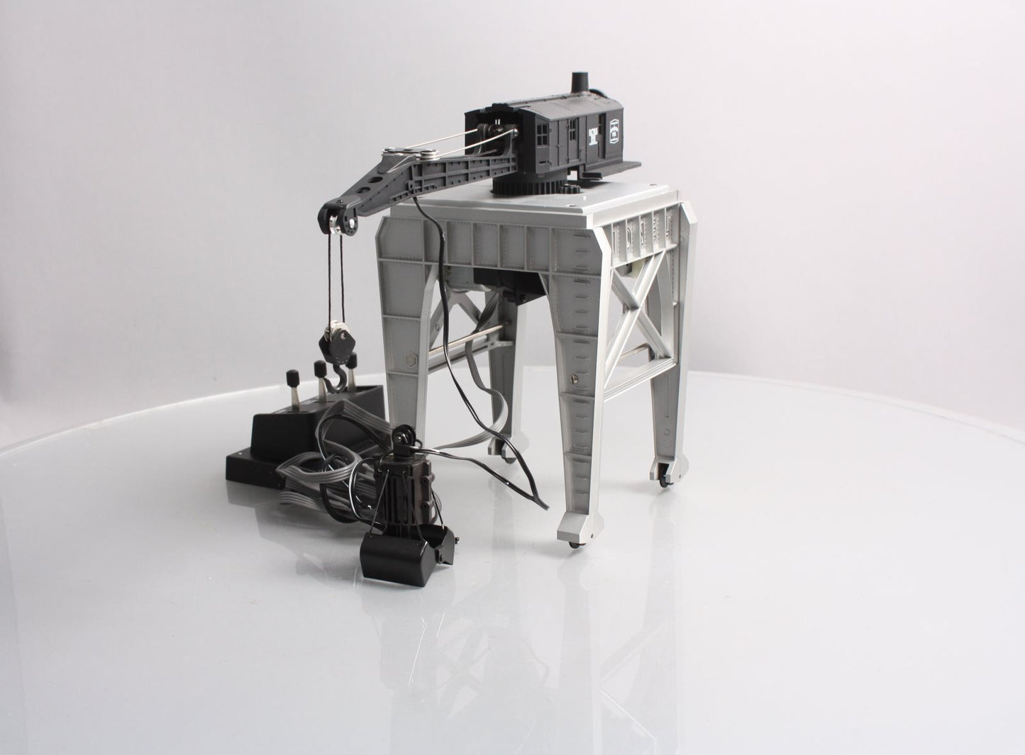 Lionel 6-24134 O Bethlehem Steel Operating Gantry Crane with Clamshell Bucket