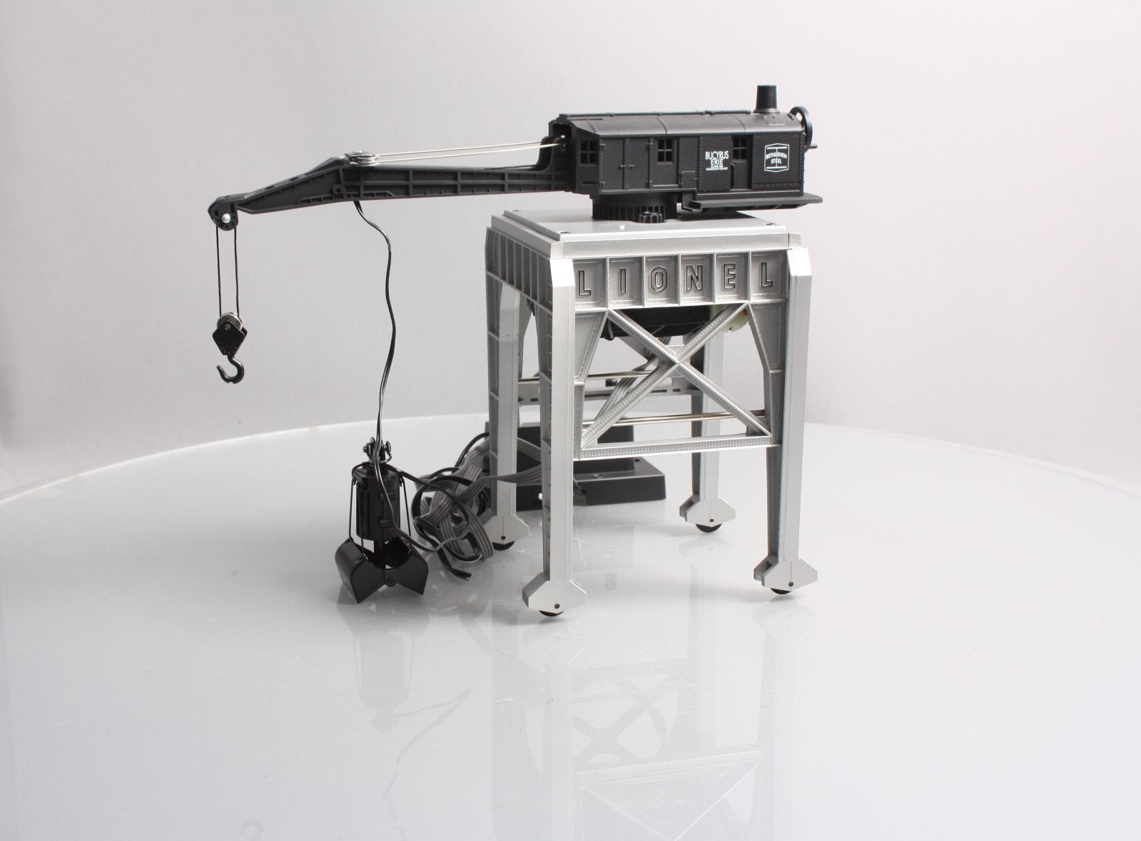 Lionel 6-24134 O Bethlehem Steel Operating Gantry Crane with Clamshell Bucket LN/Box
