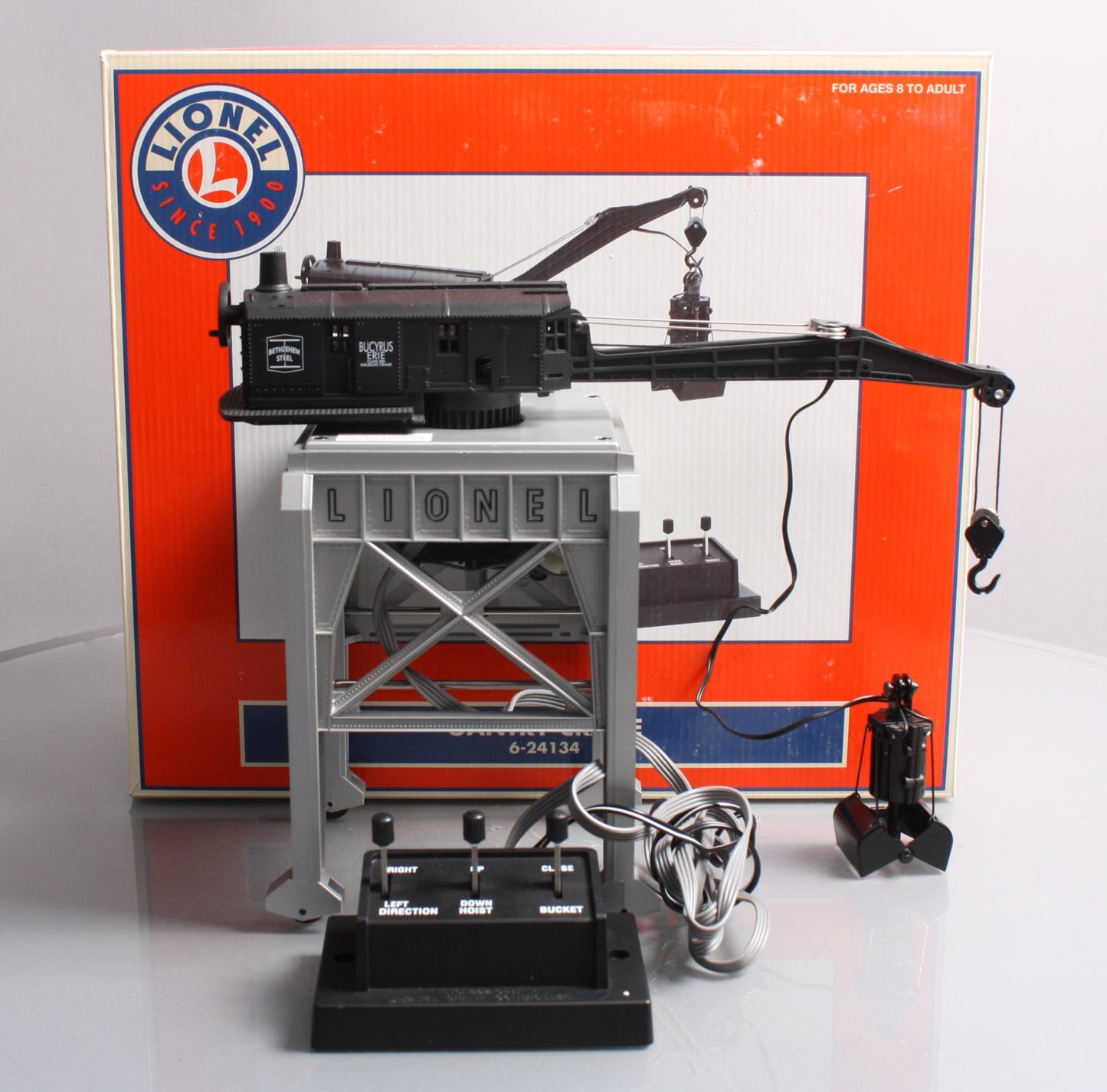Lionel 6-24134 O Bethlehem Steel Operating Gantry Crane with Clamshell Bucket