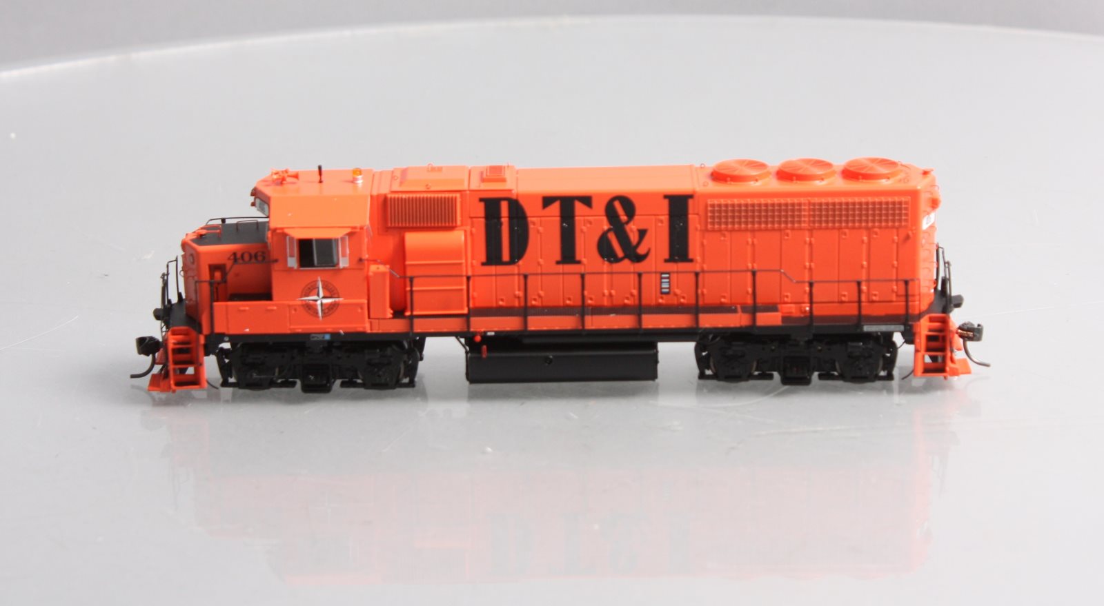 Athearn G64682 HO DT&I GP40-2 Diesel Locomotive #406 w/DCC & Sound LN/Box