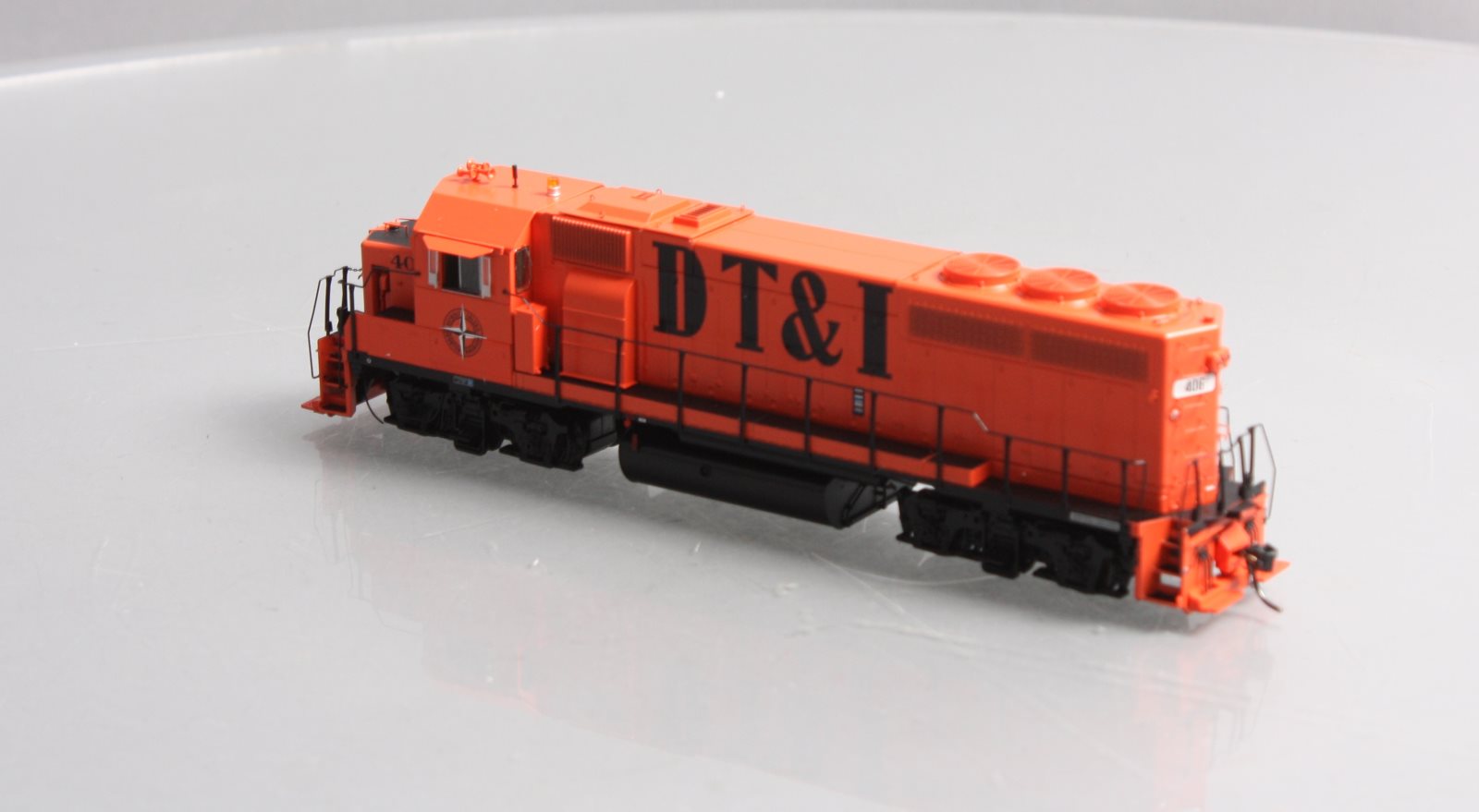 Athearn G64682 HO DT&I GP40-2 Diesel Locomotive #406 w/DCC & Sound LN/Box