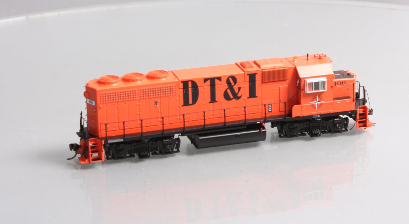 Athearn G64682 HO DT&I GP40-2 Diesel Locomotive #406 w/DCC & Sound LN/Box