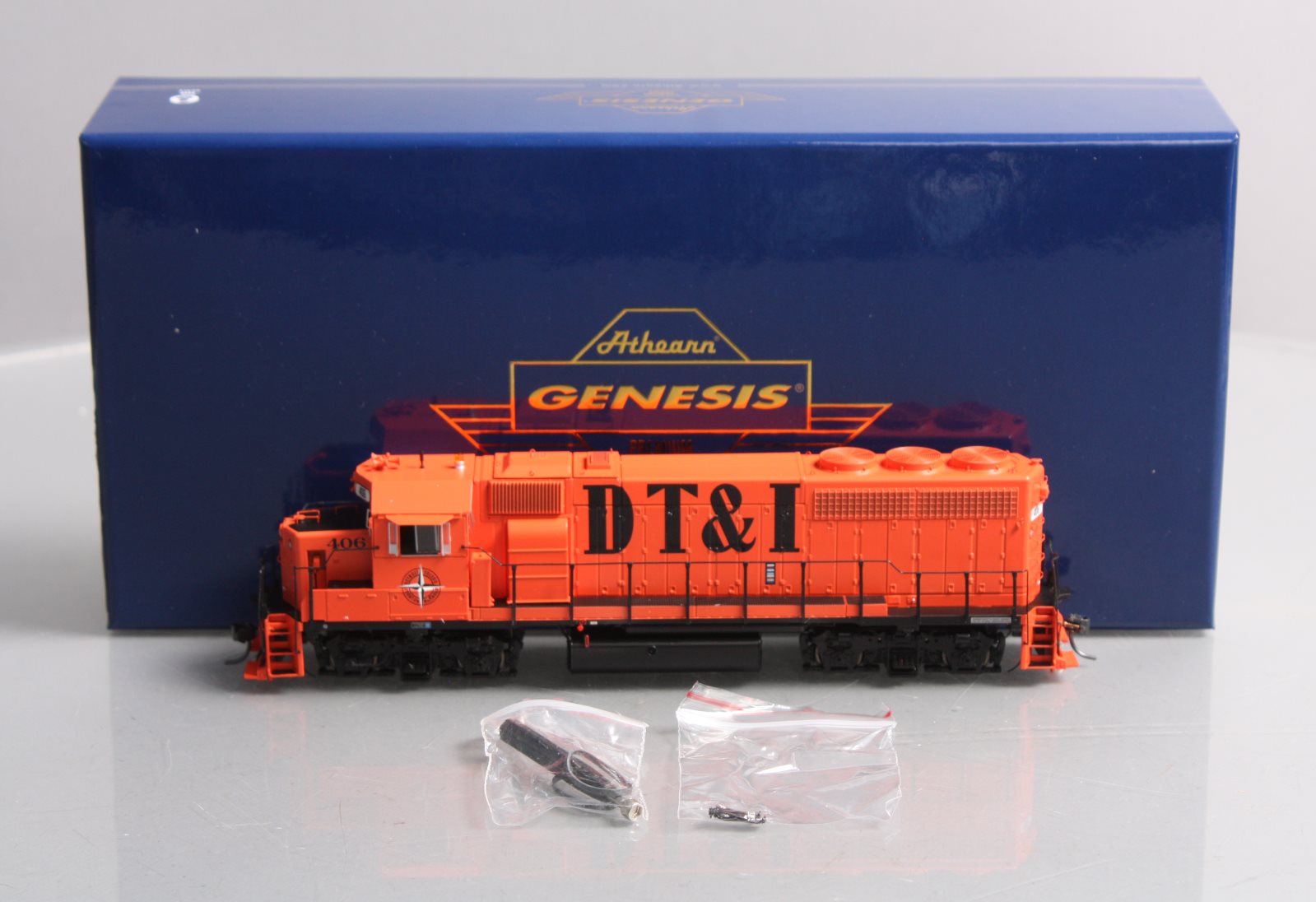 Athearn G64682 HO DT&I GP40-2 Diesel Locomotive #406 w/DCC & Sound LN/Box