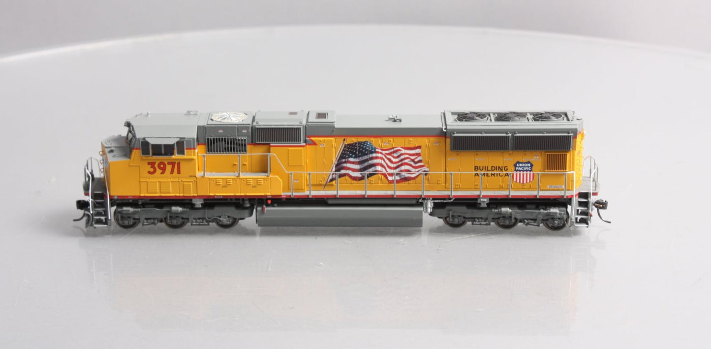 Athearn G69563 HO Union Pacific SD70M Diesel Locomotive with DCC & Sound #3971