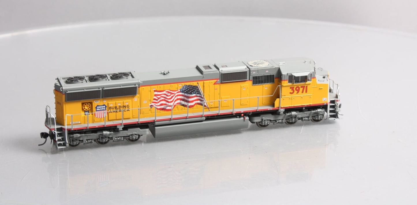 Athearn G69563 HO Union Pacific SD70M Diesel Locomotive with DCC & Sound #3971