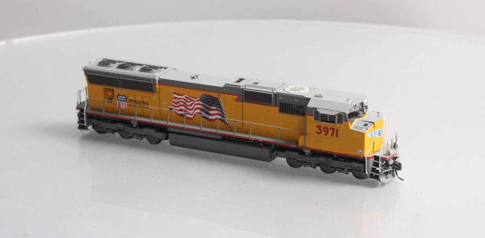 Athearn G69563 HO Union Pacific SD70M Diesel Locomotive with DCC & Sound #3971