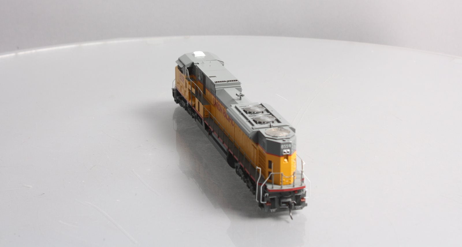 Athearn G27329 HO Union Pacific G2 SD90MAC-H Phase II Diesel Locomotive #8559