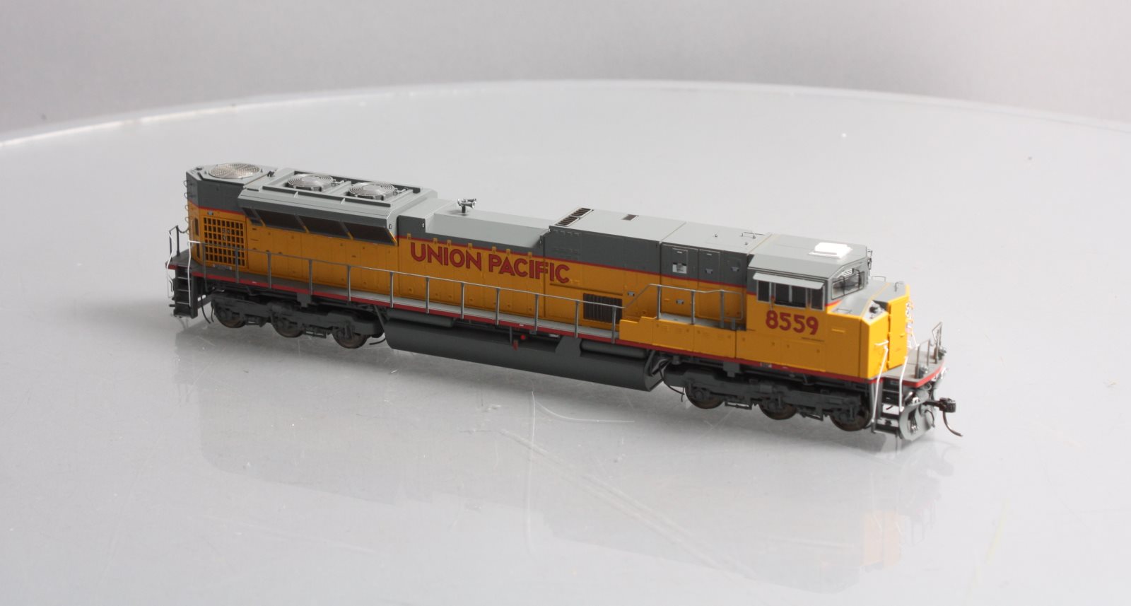 Athearn G27329 HO Union Pacific G2 SD90MAC-H Phase II Diesel Locomotive #8559