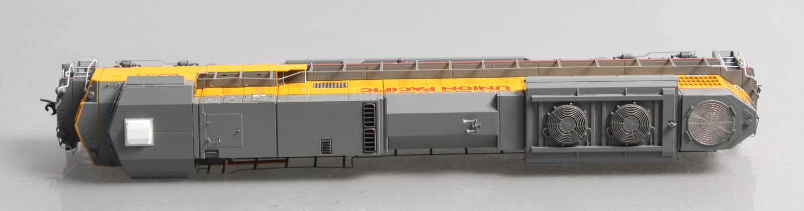 Athearn G27329 HO Union Pacific G2 SD90MAC-H Phase II Diesel Locomotive #8559