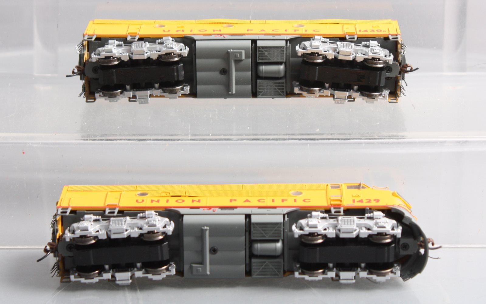 Athearn G22855 HO Union Pacific F3 A/B Diesel Loco w/DCC & Sound #1429/#1430B