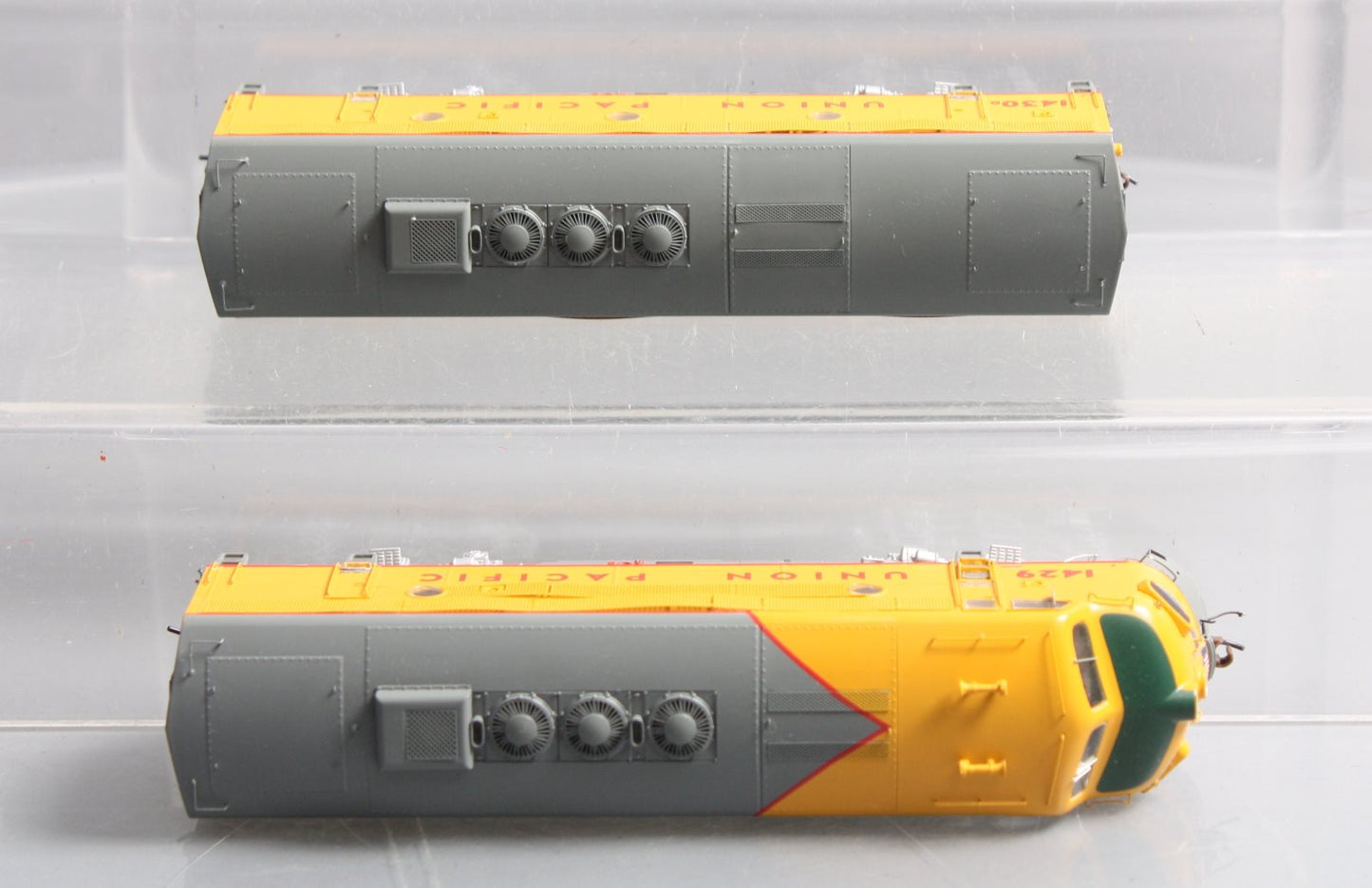 Athearn G22855 HO Union Pacific F3 A/B Diesel Loco w/DCC & Sound #1429/#1430B