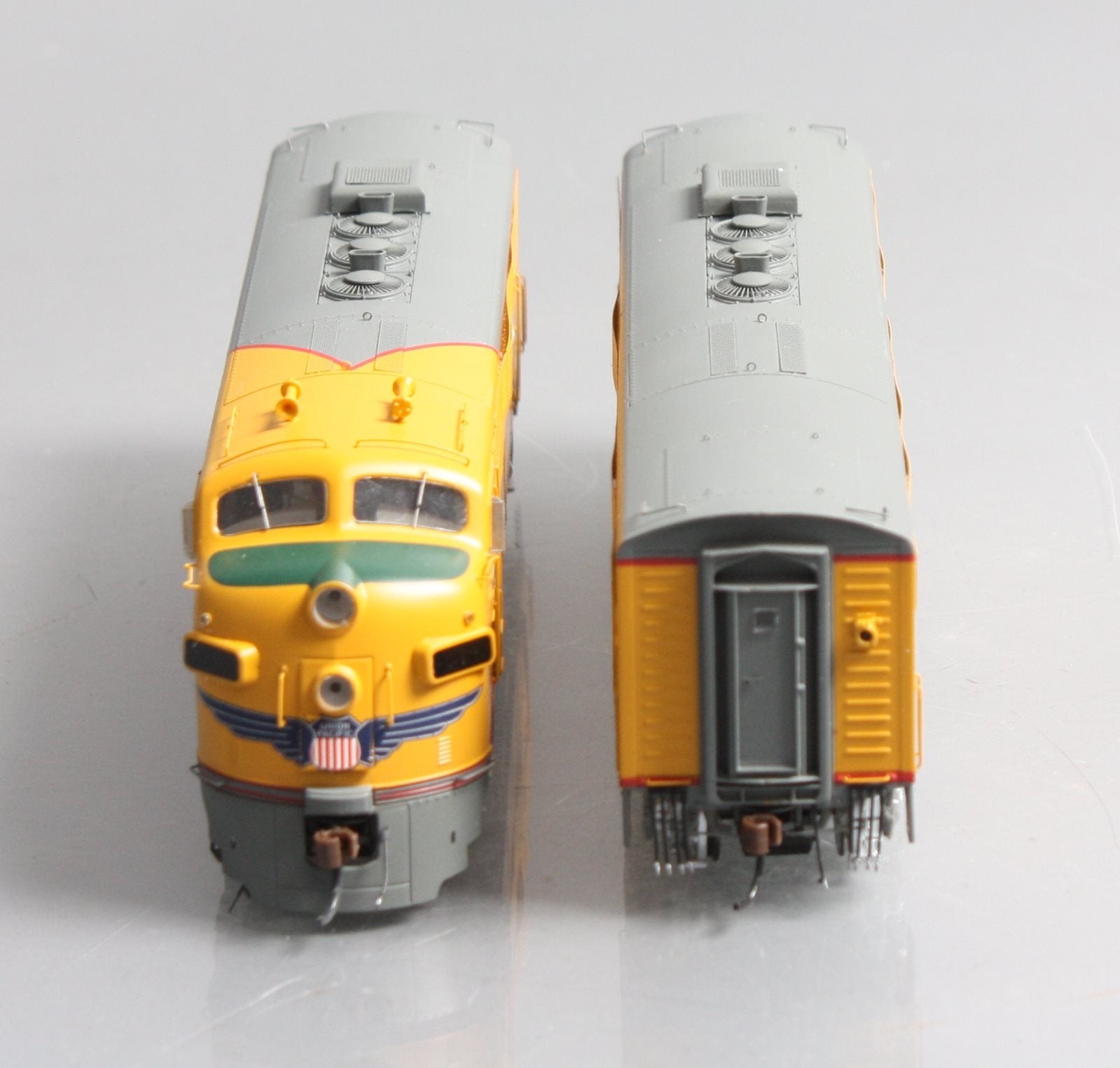 HO SCALE - Athearn Genesis - Union Pacific SD70M Diesel Locomotive HO SCALE - Athearn Genesis - Union Pacific SD70M Diesel Locomotive