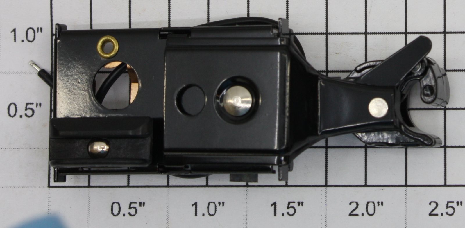 Lionel 483-2 Base Plate Coupler with Sliding Shoe and Lead Wire