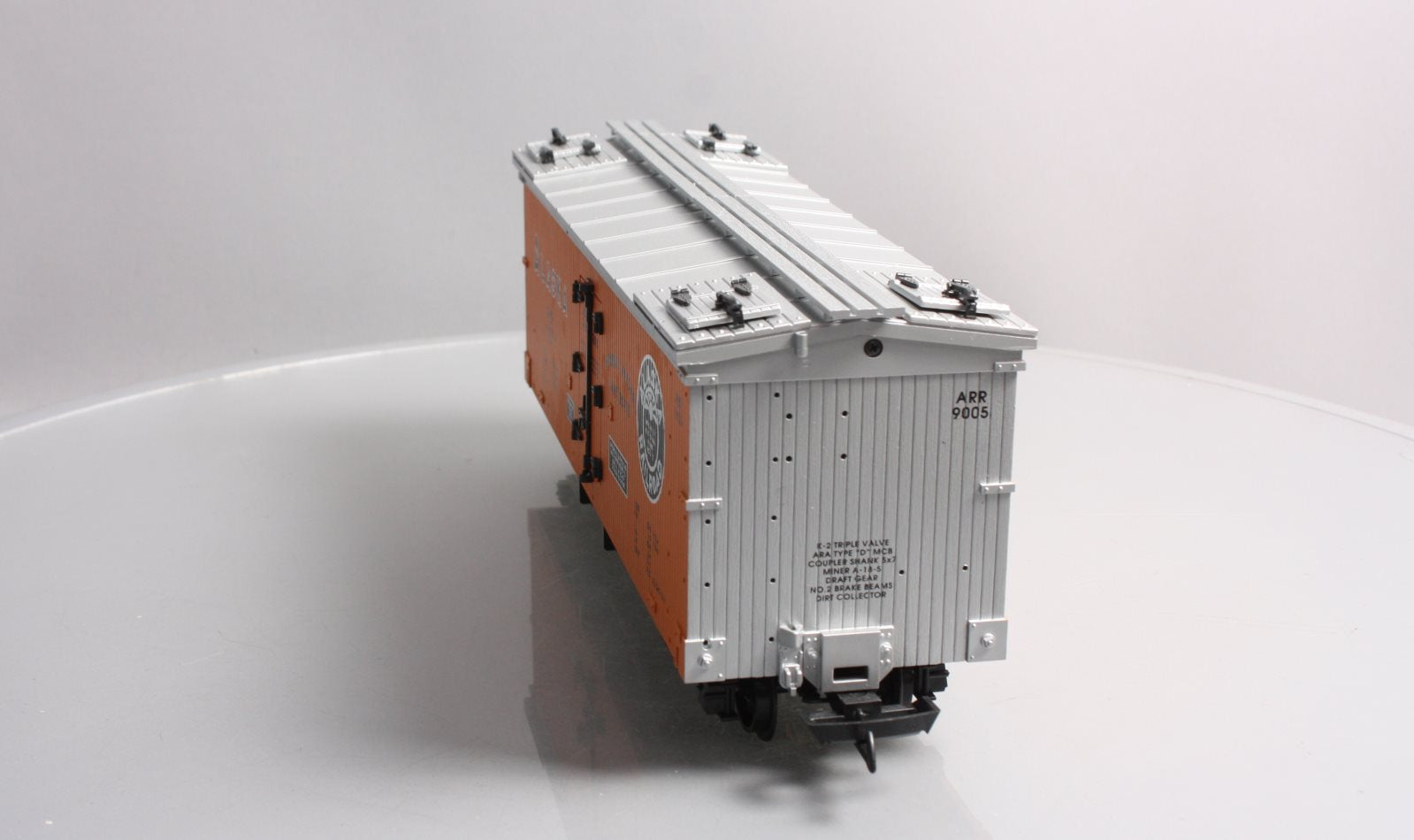 USA Trains R16204A G Alaska Railroad Orange Refrigerator Car #9005