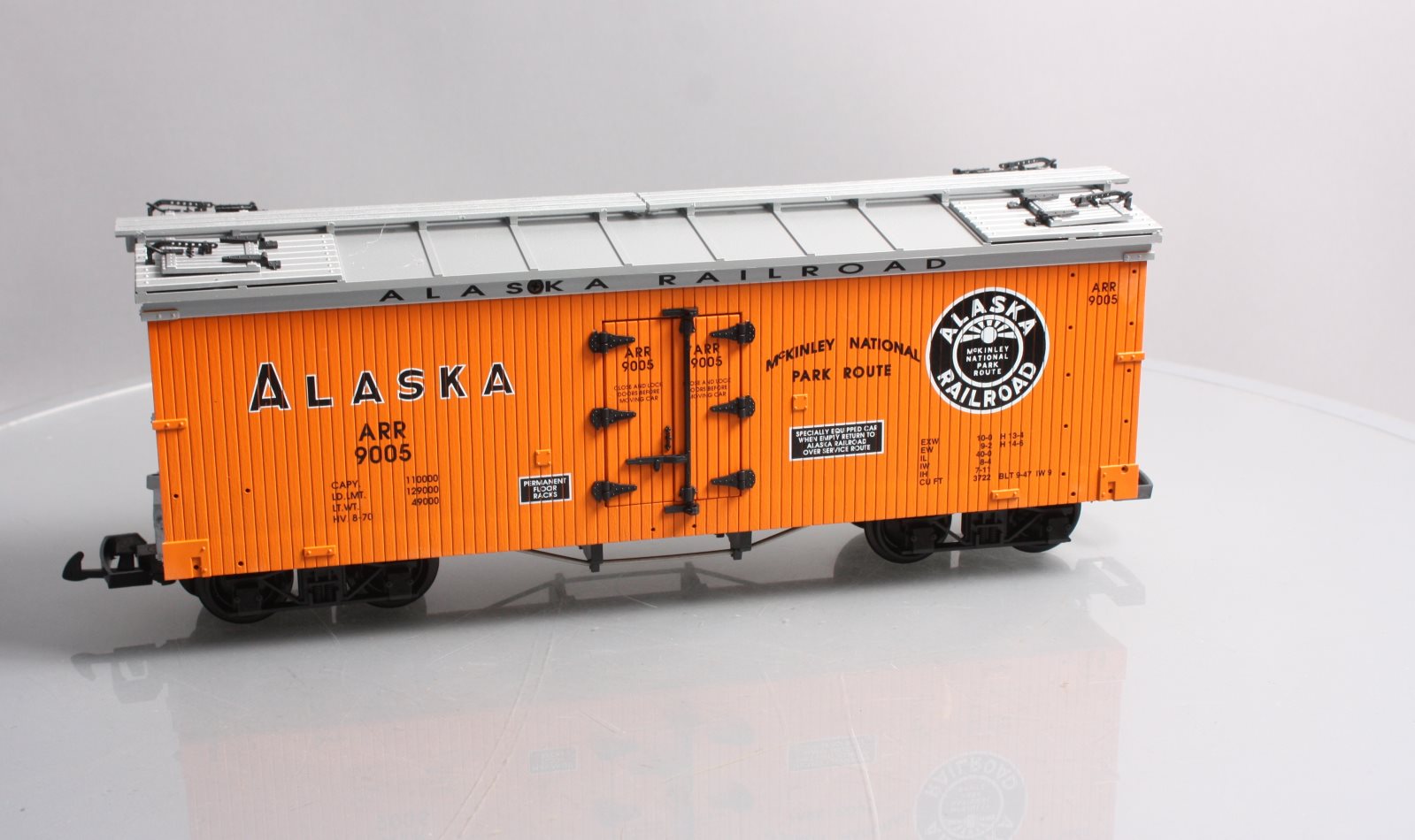USA Trains R16204A G Alaska Railroad Orange Refrigerator Car #9005