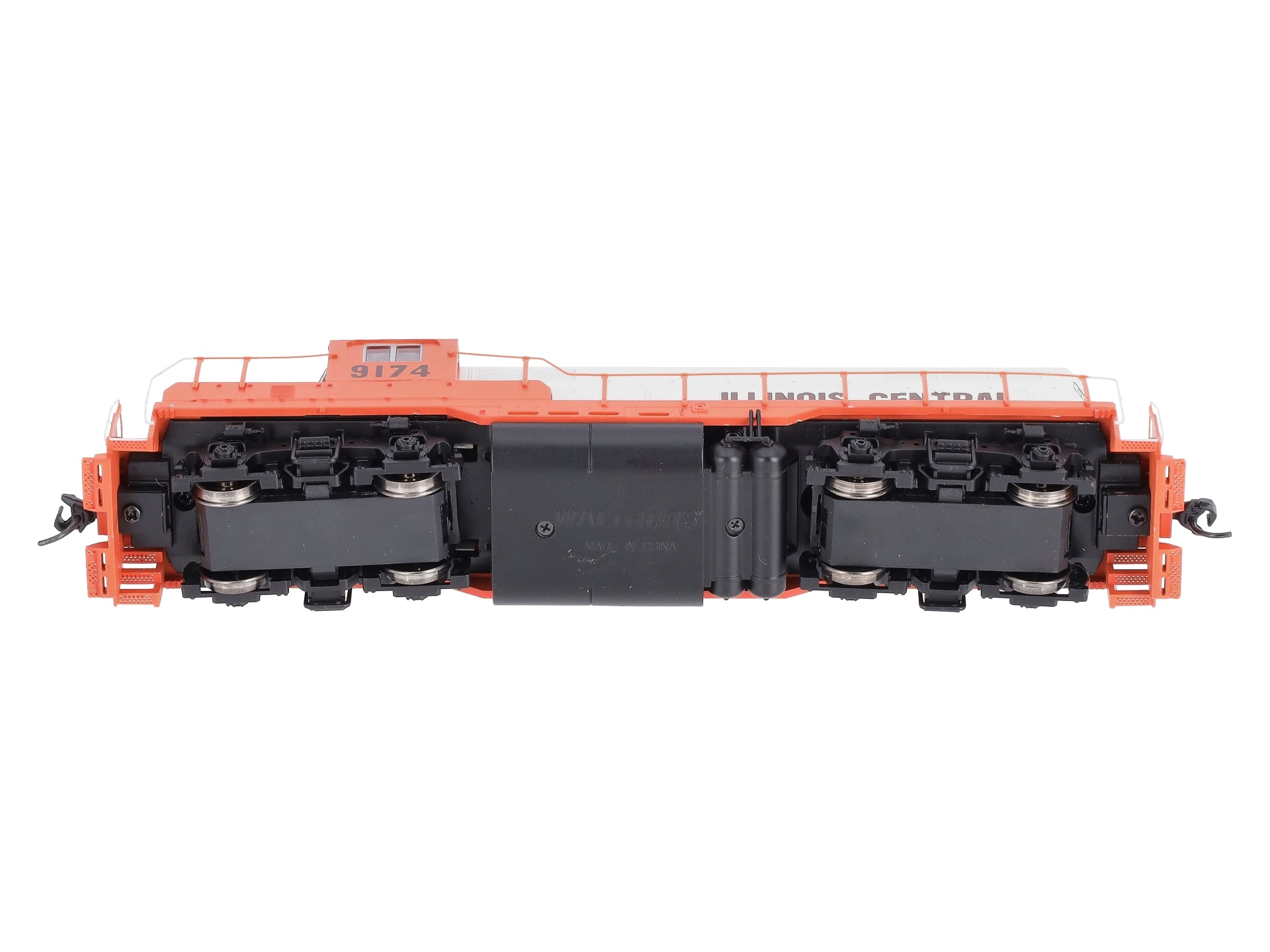 Walthers 910-20425 HO Illinois Central EMD GP9 Diesel Locomotive Sound/DCC #9174