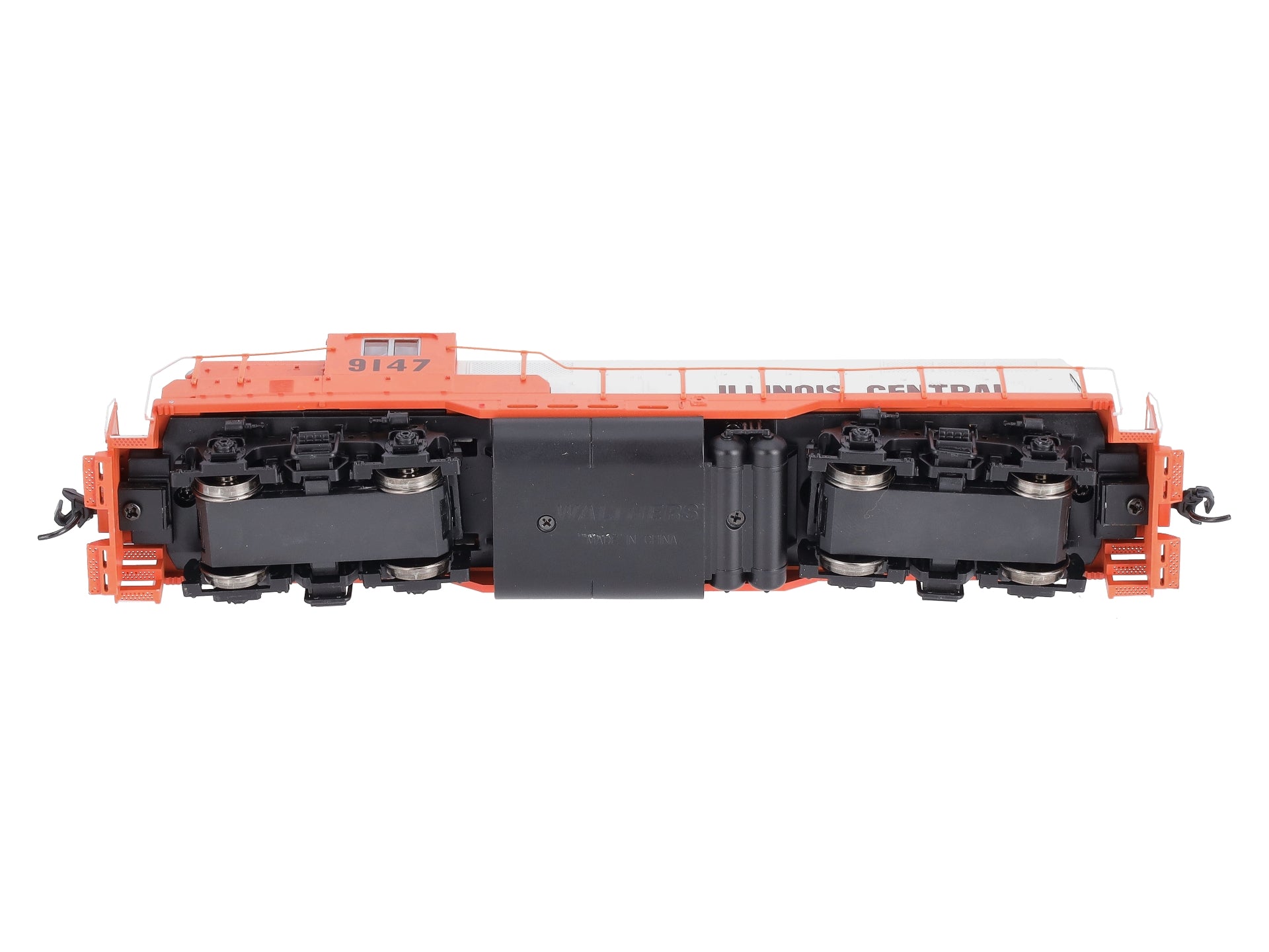 Walthers 910-20456 HO Illinois Central EMD GP9 Phase II Diesel Locomotive #9147