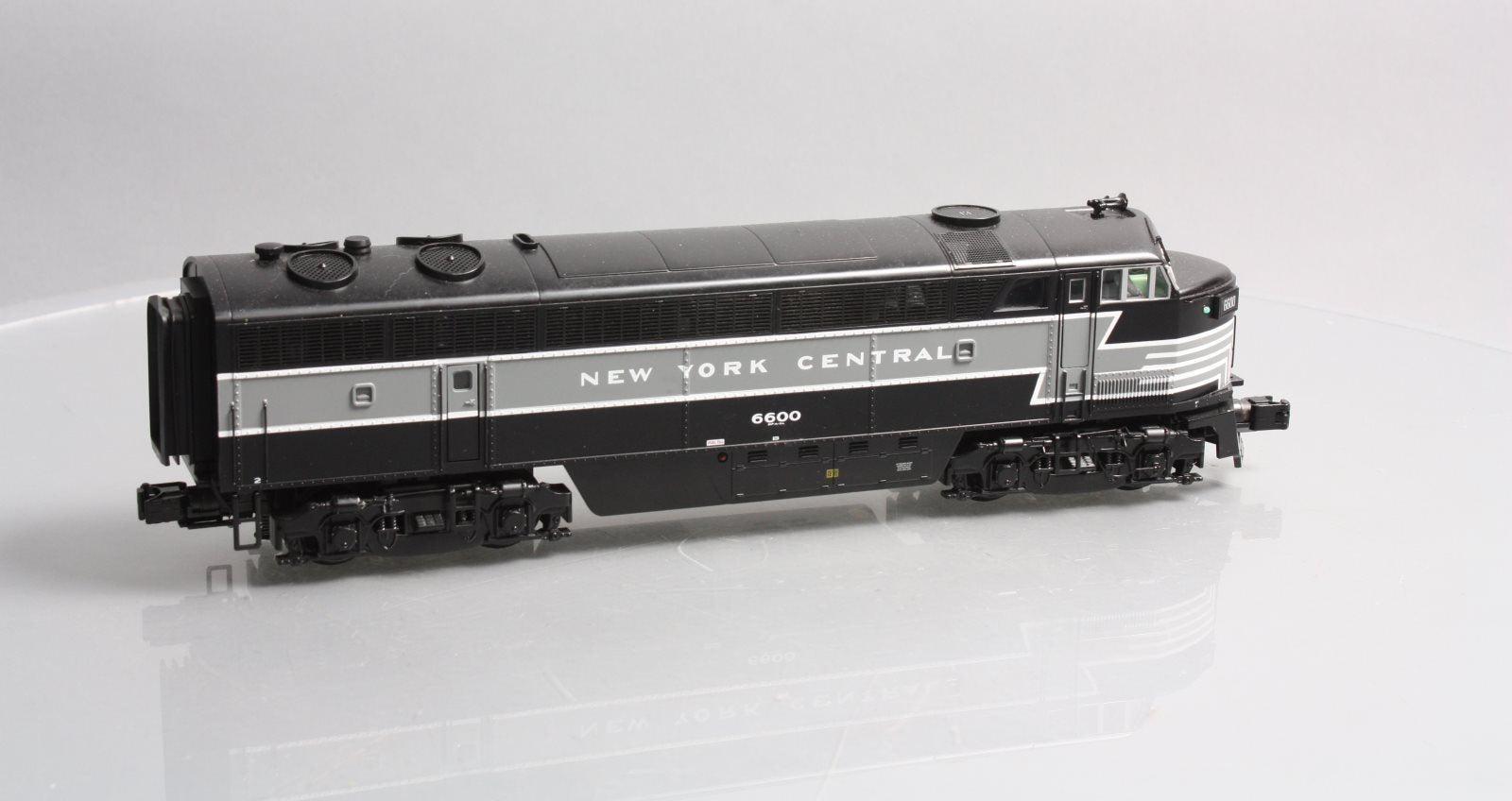 MTH 20-20471-1 New York Central C-Liner A Unit Diesel Engine w/ P-S 3 #6600