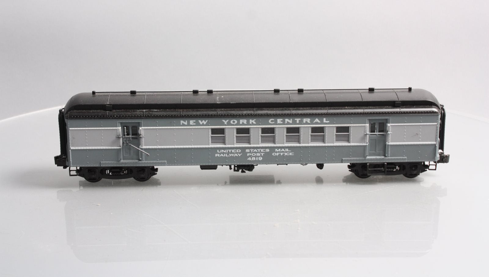 Lionel 6-85343 O New York Central Heavyweight RPO Passenger Car #4819