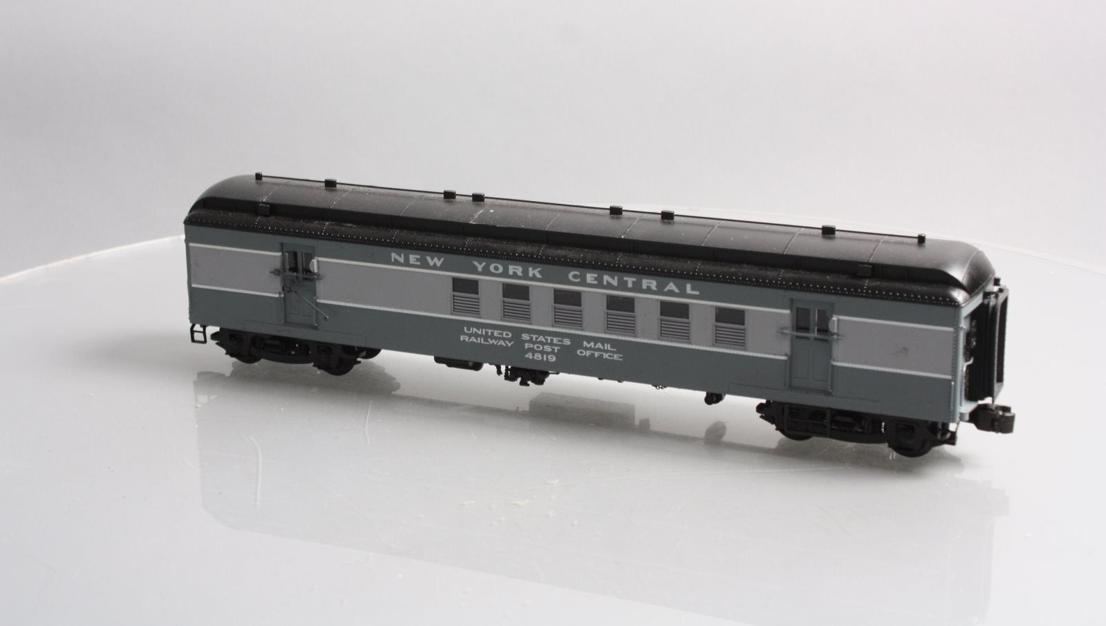 Lionel 6-85343 O New York Central Heavyweight RPO Passenger Car