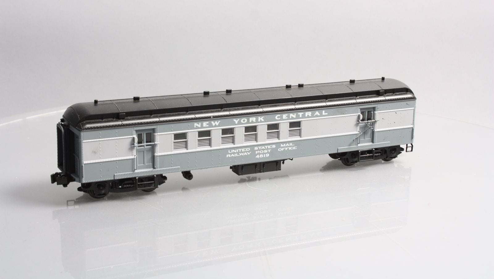 Lionel 6-85343 O New York Central Heavyweight RPO Passenger Car #4819