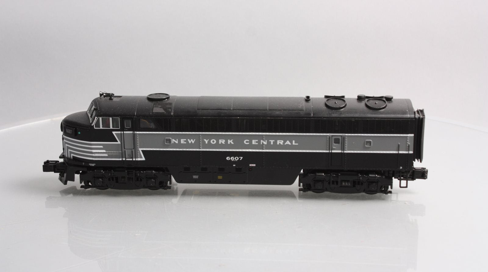 MTH 20-20472-1 New York Central C-Liner A Unit Diesel Engine w/ P-S 3 #6607