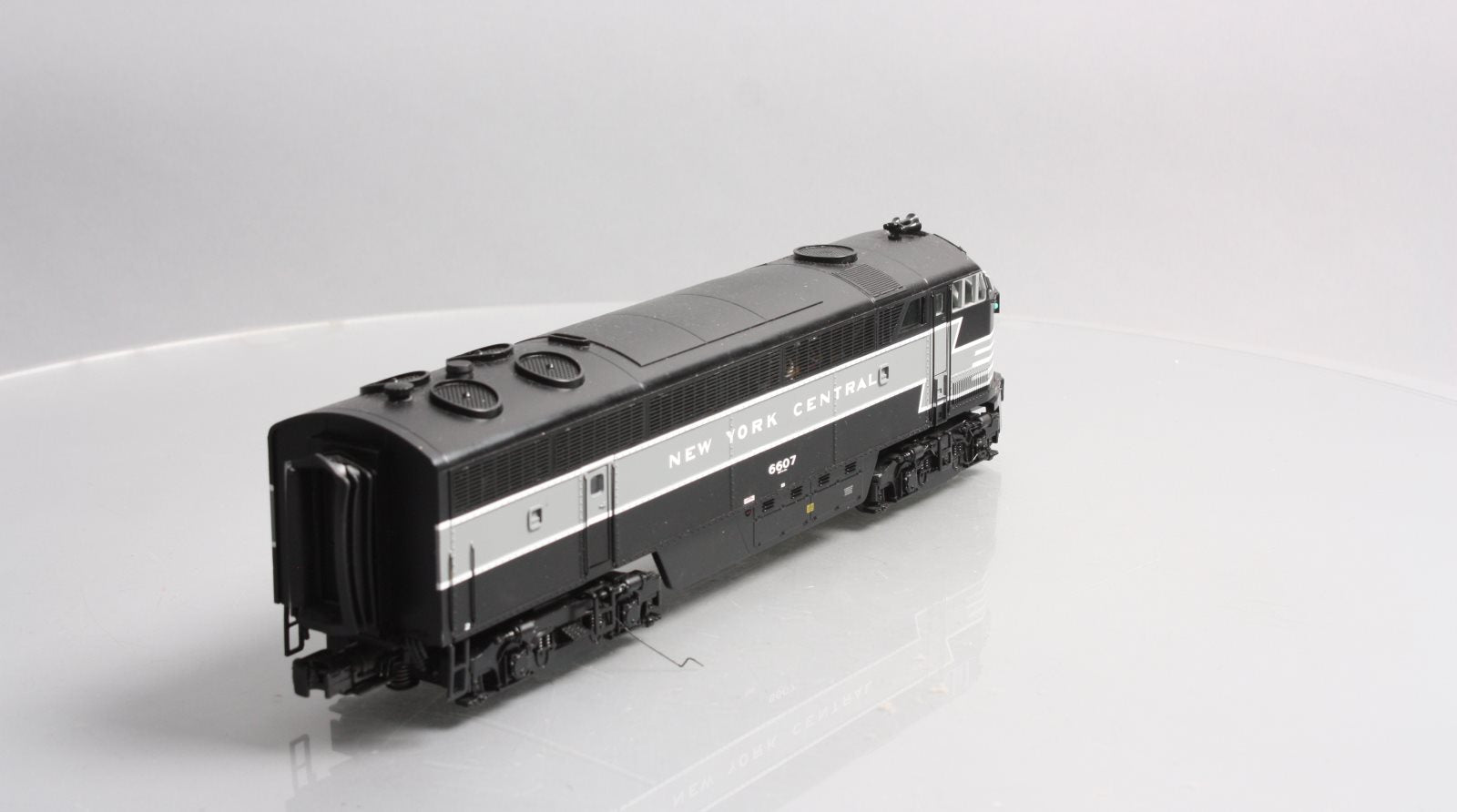 MTH 20-20472-1 New York Central C-Liner A Unit Diesel Engine w/ P-S 3 #6607